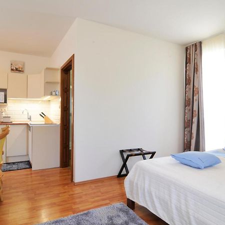 Farkas Apartman Шиофок Экстерьер фото