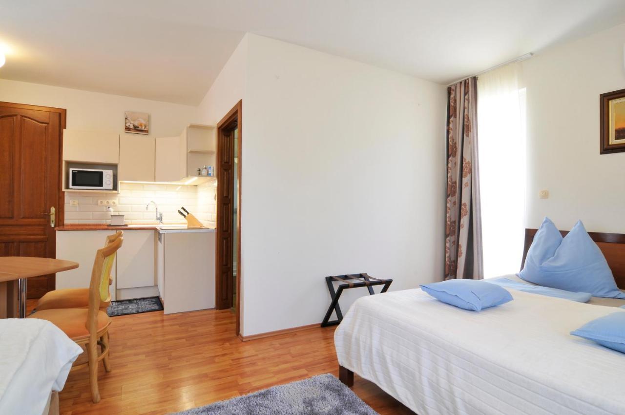 Farkas Apartman Шиофок Экстерьер фото