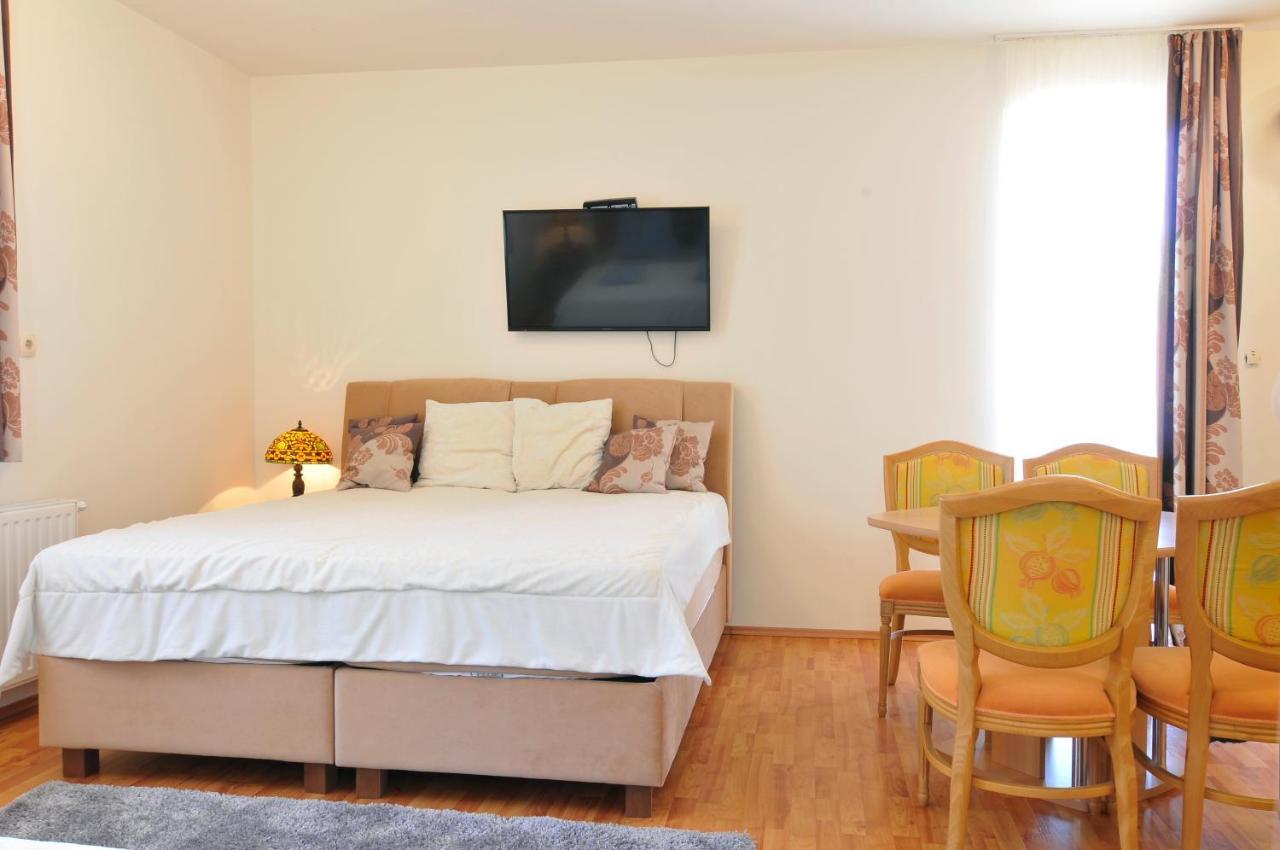 Farkas Apartman Шиофок Экстерьер фото