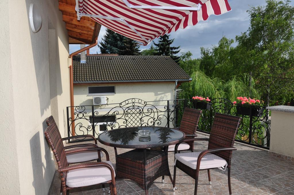 Farkas Apartman Шиофок Экстерьер фото